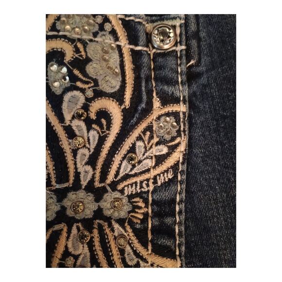Miss Me Women's‎ Boyfriend Capri Jeans Bling Embroidery Medium Wash Size 25 - Picture 5 of 12